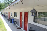 Yankee Trail Motel Hotels in Holderness