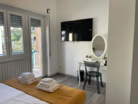 Salotto Tuscolano Hotel berhampiran Stesen Metro Subaugusta