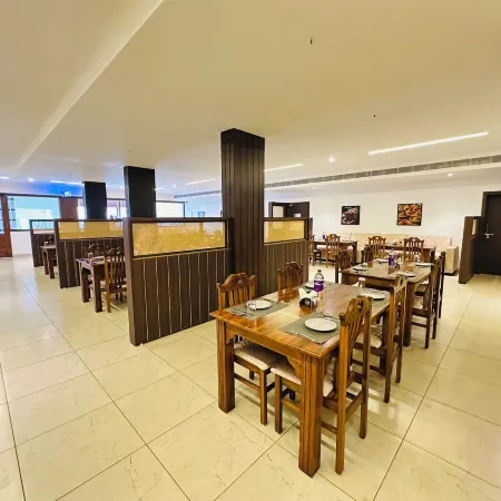 Shambhavi Hotel & Convention Centre
