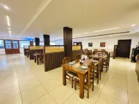 Shambhavi Hotel & Convention Centre - breakfast