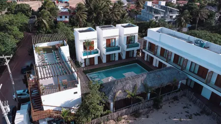 Mikiki Lifestyle Hotel