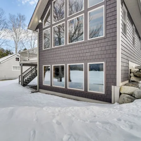 Lakefront New Hampshire Hideaway w/ Deck & Views