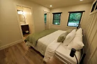 Valley Overlook, heart of Cuyahoga Valley National Park - Cabin for 4