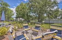 Enchanted Cottage with Pool and Mini-Golf Near Disney