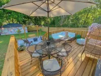 Dreamy Getaway 2br|2ba, Relaxing Backyard w/ Mural
