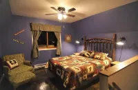 Lake George Chalet - The Pines Chickadee #29 Hotels in Lake George