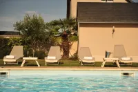 Logis Parc Hôtel & Spa - piscine