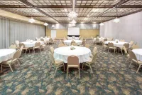 Ramada by Wyndham Lewiston Hotel & Conference Center