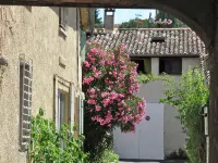 Villa in Malaucène near Mont Ventoux Hotéis em Malaucene