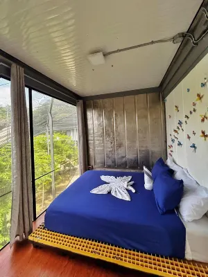 Pupa House