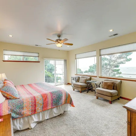 Crescent City Getaway w/ Panoramic Ocean Views!