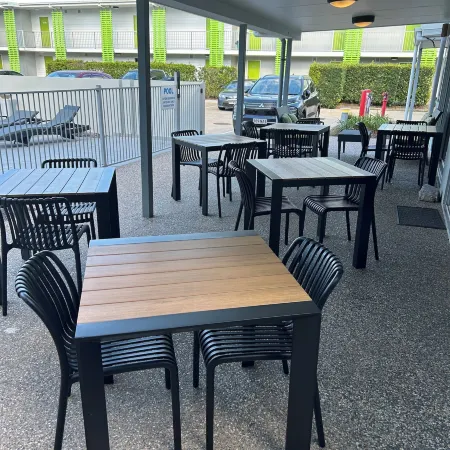 Mackay Oceanside Central Hotel Official