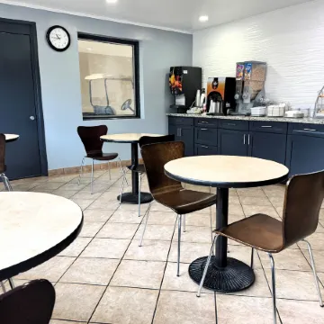 Super 8 by Wyndham Tupelo Airport