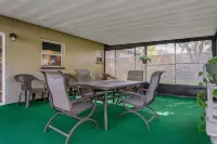 Lovely Lutz Living Hotels in Cheval