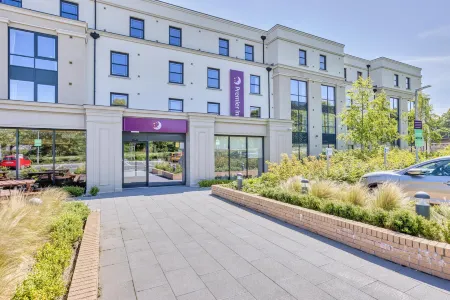 Premier Inn Bangor (Northern Ireland) Отели в г. Хеленс Бэй