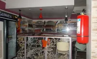 Beverly Heels Hotel - bar