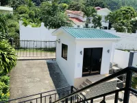 Oceanic View Apartments Hoteles cerca de Bel Ombre Beach at La Scala