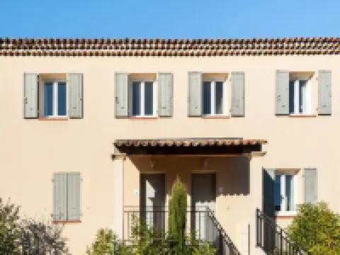 Vacation Home in Provence with Wave Pool Hotels in Mallemort