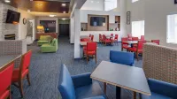 Holiday Inn Express & Suites DETROIT - FARMINGTON HILLS by IHG - breakfast