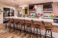 Holiday Inn & Suites DALLAS-ADDISON by IHG - bar