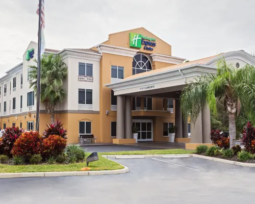 Holiday Inn Express & Suites TAVARES - LEESBURG by IHG Hotels in Lake County