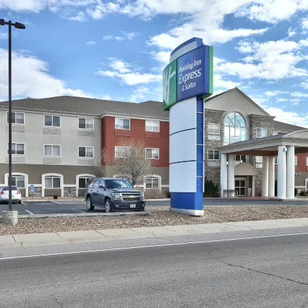 Holiday Inn Express & Suites PORTALES by IHG