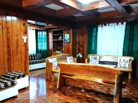 3 Bedroom House in the Heart of Baguio with Garage - Bungalow