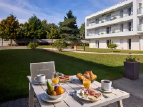 Quality Suites Orleans Sud Zenith Hotels in Olivet