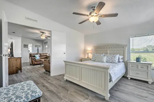 Pet-Friendly Home 10 Mi to Lake Okeechobee! Hotels in Hendry County