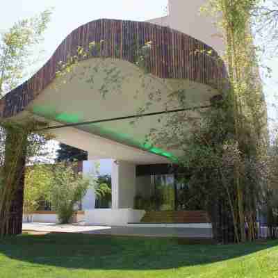 Hôtel C Suites Hotel Exterior