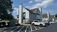 Sonesta ES Suites Cincinnati - Sharonville West - parking