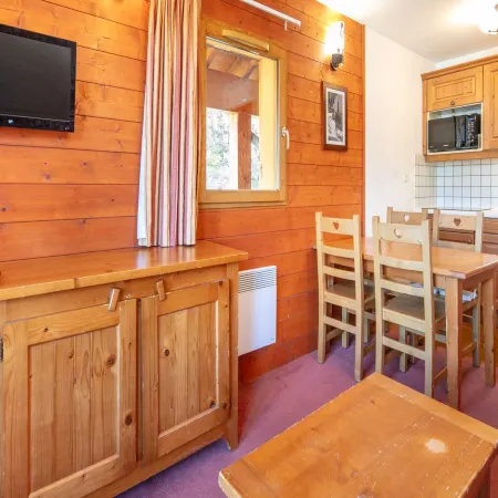 Cosy apartment in the mountains in Valfrejus Отели в г. Модан