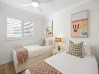 Bright 2-Bed Apartment with Stunning Ocean Views - 3-Star