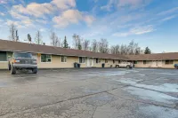 Comfort & Convenience! Apt in Central Soldotna - Homestays