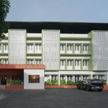 Sreenivas Lodge by Copperfolia