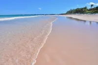 Chat N Chill · Top Floor Condo, Walk To Pink Sands Beach 2 Bedroom Townhouse - 3-Star