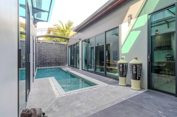 รูปภาพของวิลล่า 5 ห้องนอน น้ำตก สระว่ายน้ำ ห้องดูหนัง วี257