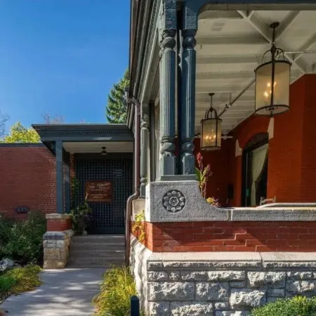 The New Victorian Mansion Bed & Breakfast Отели рядом с достопримечательностью «Музей науки штата Миннесота»