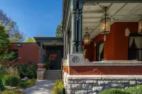 The New Victorian Mansion Bed & Breakfast Hotels in Saint Paul