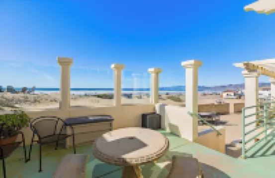 Strandcastle Beach House - Oceanfront! - You're right on the sand!