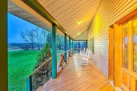 Spacious Oneida Retreat w/ Game Room! - Pysäköinti