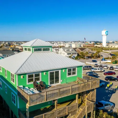 Suncatcher 4 Bedroom Home by RedAwning