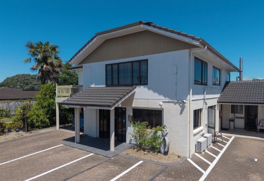 Summit Motor Lodge Interior