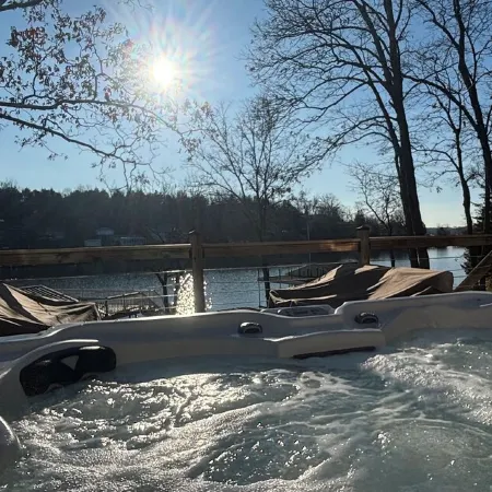 3-bedroom modern mid century cabin! Hot tub, fire pit and lake front