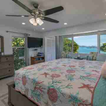 Wow! 3 Br! Remodeled Waterfront Unit, Sapphire Beach, Ocean View, Private Patio Rooms