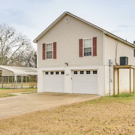 Near Tennessee River! Pet-friendly Family Cottage!