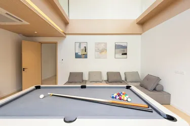 รูปภาพของบ้านพักสไตล์มูจิพื้นที่กว้างขวาง 4 ห้องนอนพร้อมลอฟต์ และสระว่ายน้ำ ในเอกมัย