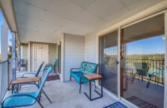 RedAwning的River Hippie Rrc A302 2卧室公寓