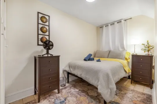 Spacious Apartment Steps From NYC, Free Parking