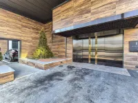 H avenue Hotel Jeonju Deokjin Отели рядом с достопримечательностью «Парк Токчин»
